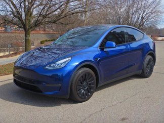 Used 2023 Tesla Model Y Long Range image 1