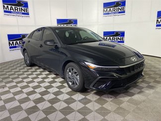 Used 2024 Hyundai Elantra Blue image 1