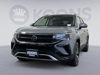 Used 2022 Volkswagen Taos SE image 1