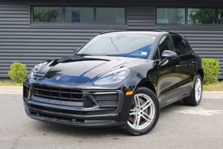 Certified 2022 Porsche Macan image 1