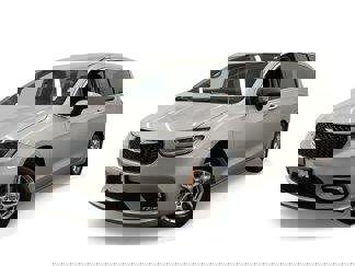 Used 2023 Chrysler Pacifica Touring-L image 1