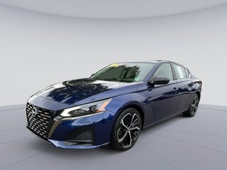 Used 2023 Nissan Altima 2.5 SR image 1