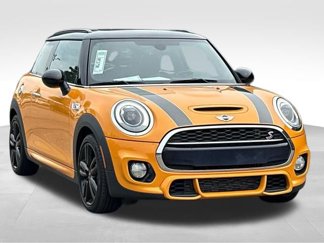 Used 2017 MINI Cooper S image 1