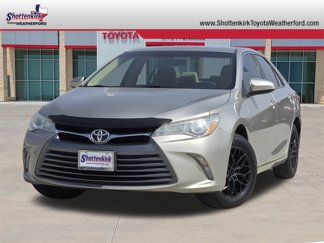 Used 2017 Toyota Camry LE image 1