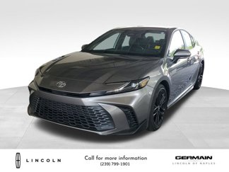 Used 2025 Toyota Camry SE image 1