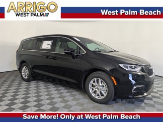 New 2025 Chrysler Pacifica Select image 1