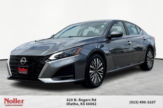 Used 2023 Nissan Altima 2.5 SV image 1