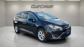 Used 2017 Chrysler Pacifica Touring-L w/ Tire & Wheel Group image 1