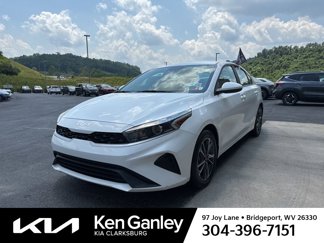 Certified 2022 Kia Forte LXS image 1