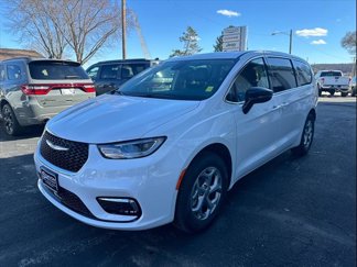 New 2024 Chrysler Pacifica Limited w/ Trailer Tow Group image 1