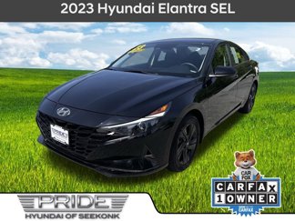 Used 2023 Hyundai Elantra SEL image 1