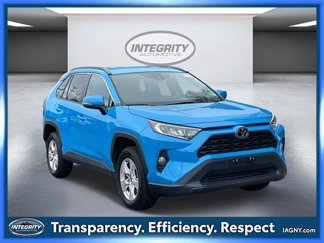 Used 2021 Toyota RAV4 XLE image 1