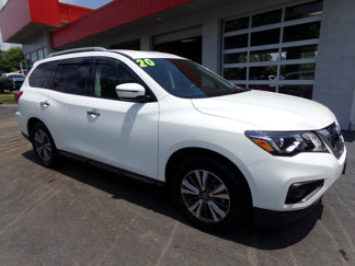 Used 2020 Nissan Pathfinder SV image 1