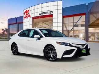 Used 2022 Toyota Camry SE image 1
