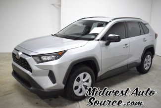 Used 2020 Toyota RAV4 LE image 1