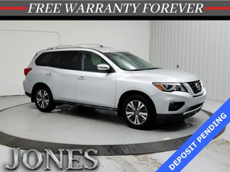 Used 2020 Nissan Pathfinder S image 1