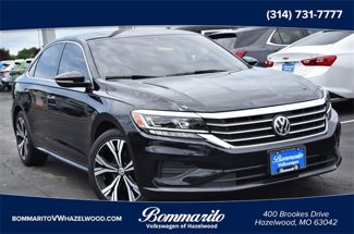 Used 2022 Volkswagen Passat 2.0T SE image 1