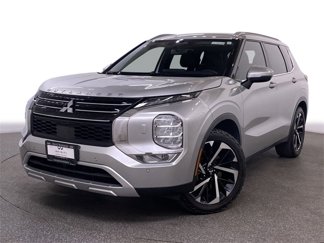 Used 2022 Mitsubishi Outlander SE image 1