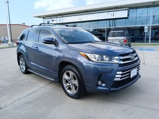 Used 2017 Toyota Highlander Limited image 1