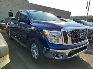Used 2017 Nissan Titan SV image 1