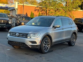 Used 2021 Volkswagen Tiguan SE image 1