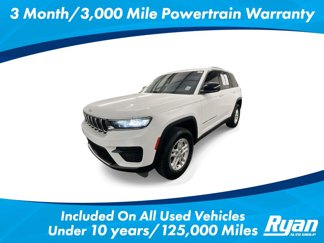 Used 2023 Jeep Grand Cherokee Laredo image 1