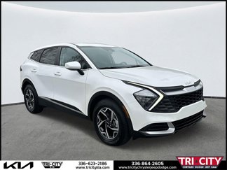 Used 2023 Kia Sportage LX image 1