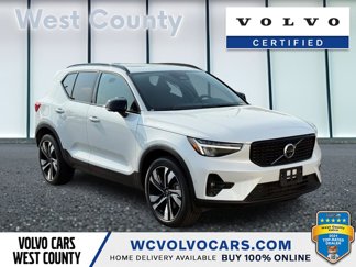 Certified 2025 Volvo XC40 B5 Plus image 1