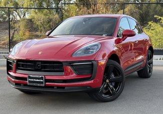 Used 2024 Porsche Macan image 1