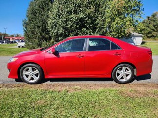 Used 2014 Toyota Camry SE image 1