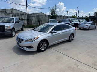 Used 2016 Hyundai Sonata SE image 1