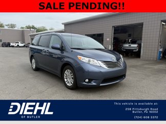 Used 2013 Toyota Sienna XLE image 1
