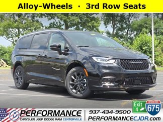 New 2025 Chrysler Pacifica Select image 1