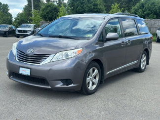 Used 2016 Toyota Sienna LE image 1