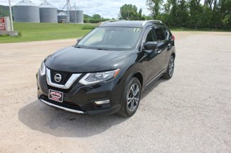 Used 2017 Nissan Rogue SL image 1