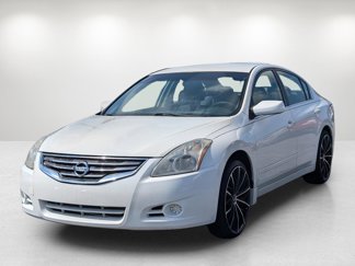 Used 2010 Nissan Altima 2.5 S image 1