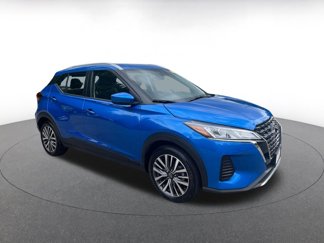 Used 2024 Nissan Kicks SV image 1