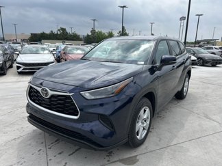 Used 2023 Toyota Highlander L image 1