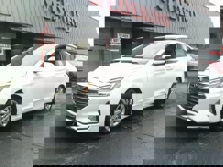Used 2020 Hyundai Elantra SE image 1