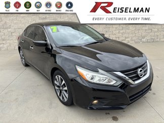 Used 2017 Nissan Altima 2.5 SV image 1