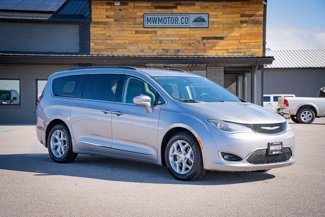 Used 2017 Chrysler Pacifica Touring-L w/ Tire & Wheel Group image 1