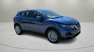 Used 2022 Nissan Rogue Sport S image 1