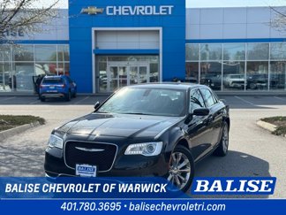 Used 2018 Chrysler 300 Touring L image 1