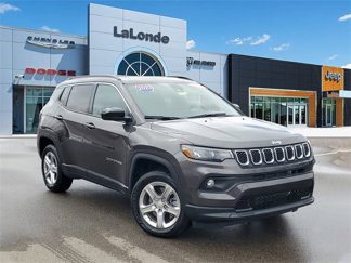 Used 2023 Jeep Compass Latitude w/ Convenience Group image 1