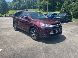 Used 2017 Toyota Highlander Plus w/ Carpet Mat Package image 1