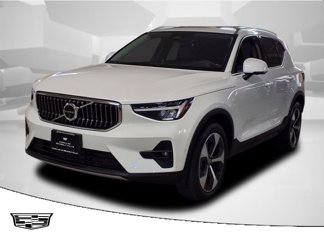 Used 2025 Volvo XC40 B5 Plus image 1