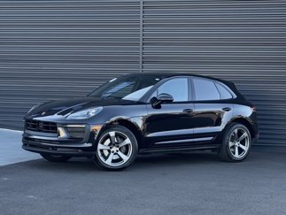 Certified 2025 Porsche Macan image 1