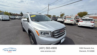 Used 2017 GMC Acadia SLT image 1