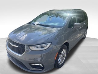 Used 2022 Chrysler Pacifica Touring-L image 1