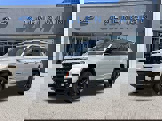 Used 2022 Jeep Grand Cherokee L Laredo image 1